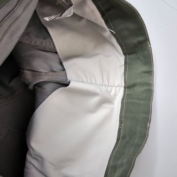 Spanx Size S Green Camo Stretch Twill Shorts 4" Inseam Slimming Tummy Control - Picture 8 of 8